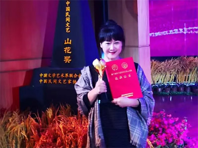李燕 吉林省民間文藝家、兒童文學作家、故事作家李謙